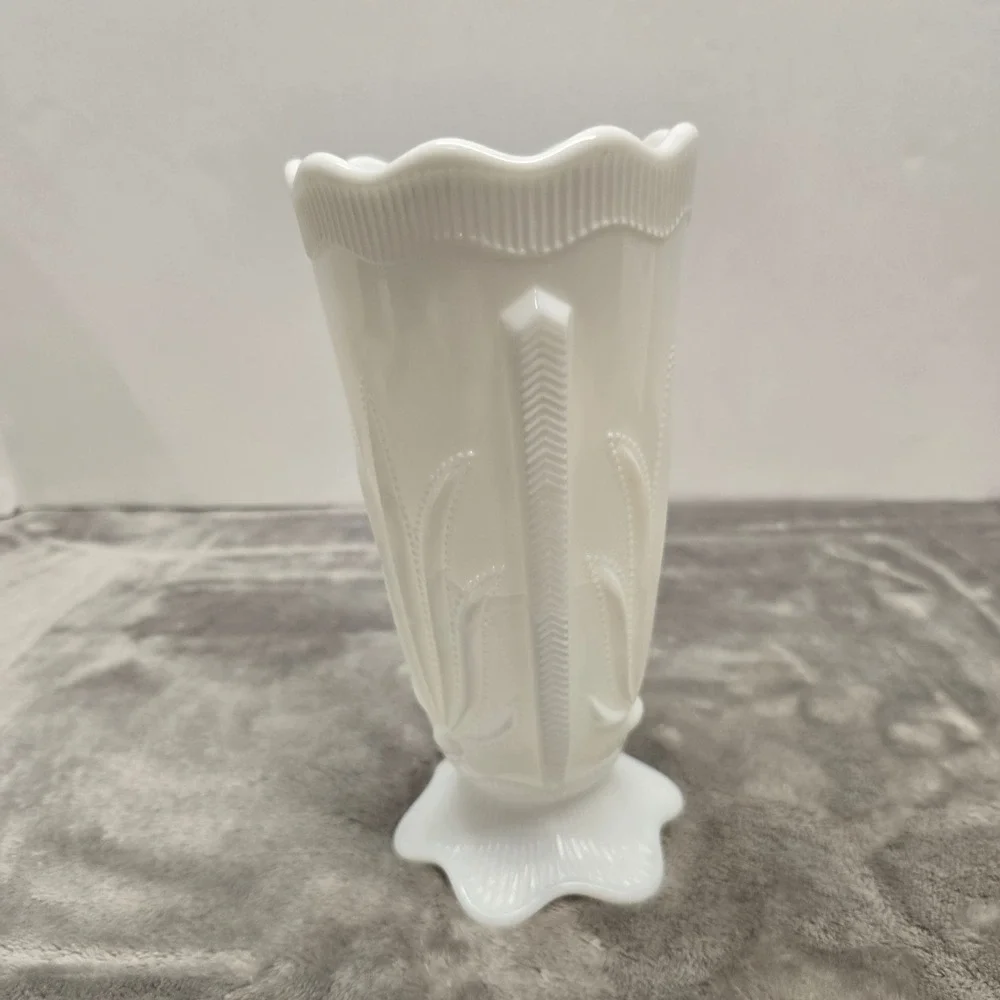 Unbranded vintage milk